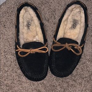 UGG Dakota Black Moccasins-EUC